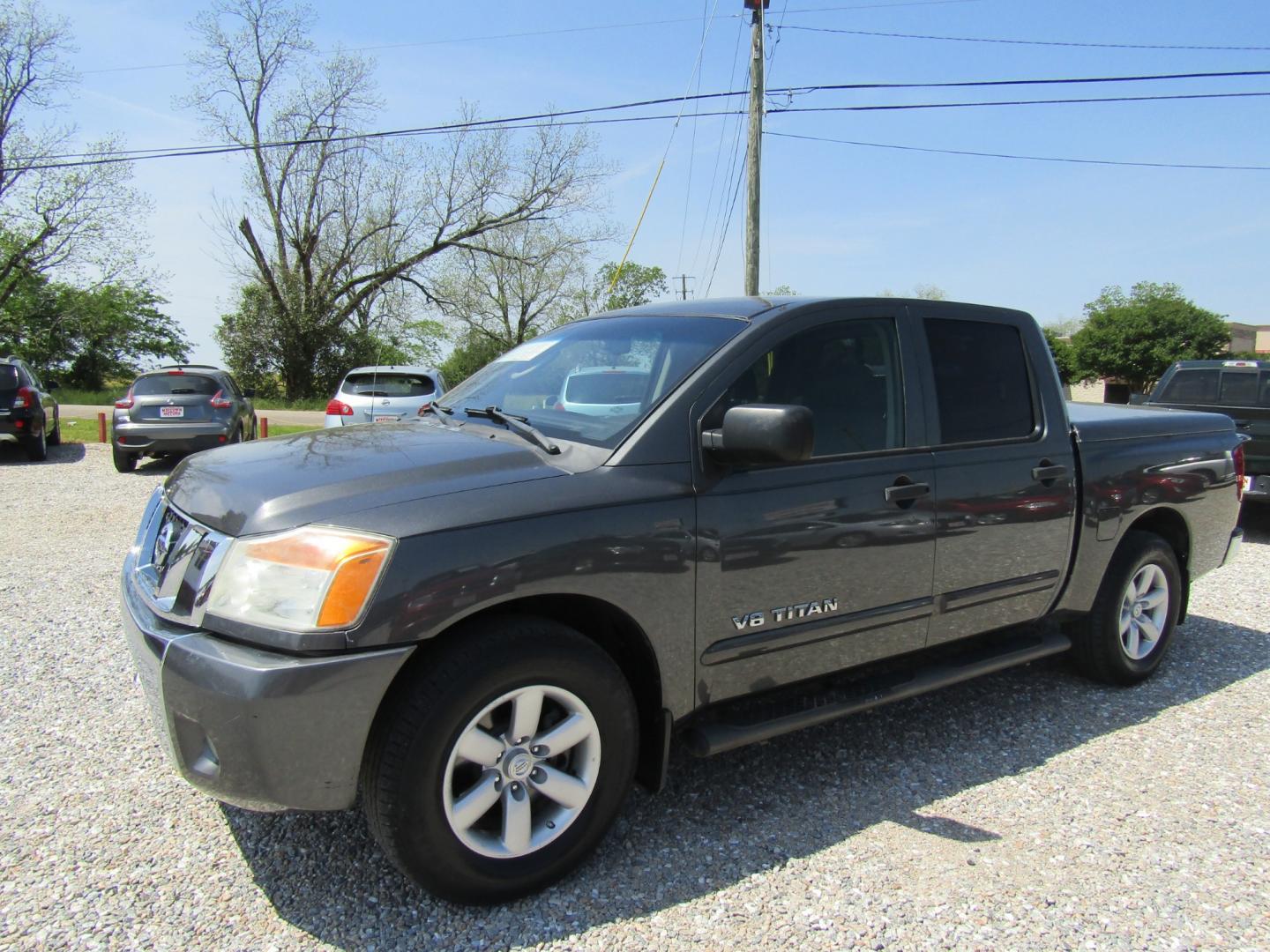 2011 Gray Nissan Titan SV Crew Cab 2WD (1N6BA0ED4BN) with an 5.6L V8 DOHC 32V FFV engine, Automatic transmission, located at 15016 S Hwy 231, Midland City, AL, 36350, (334) 983-3001, 31.306210, -85.495277 - Photo#2